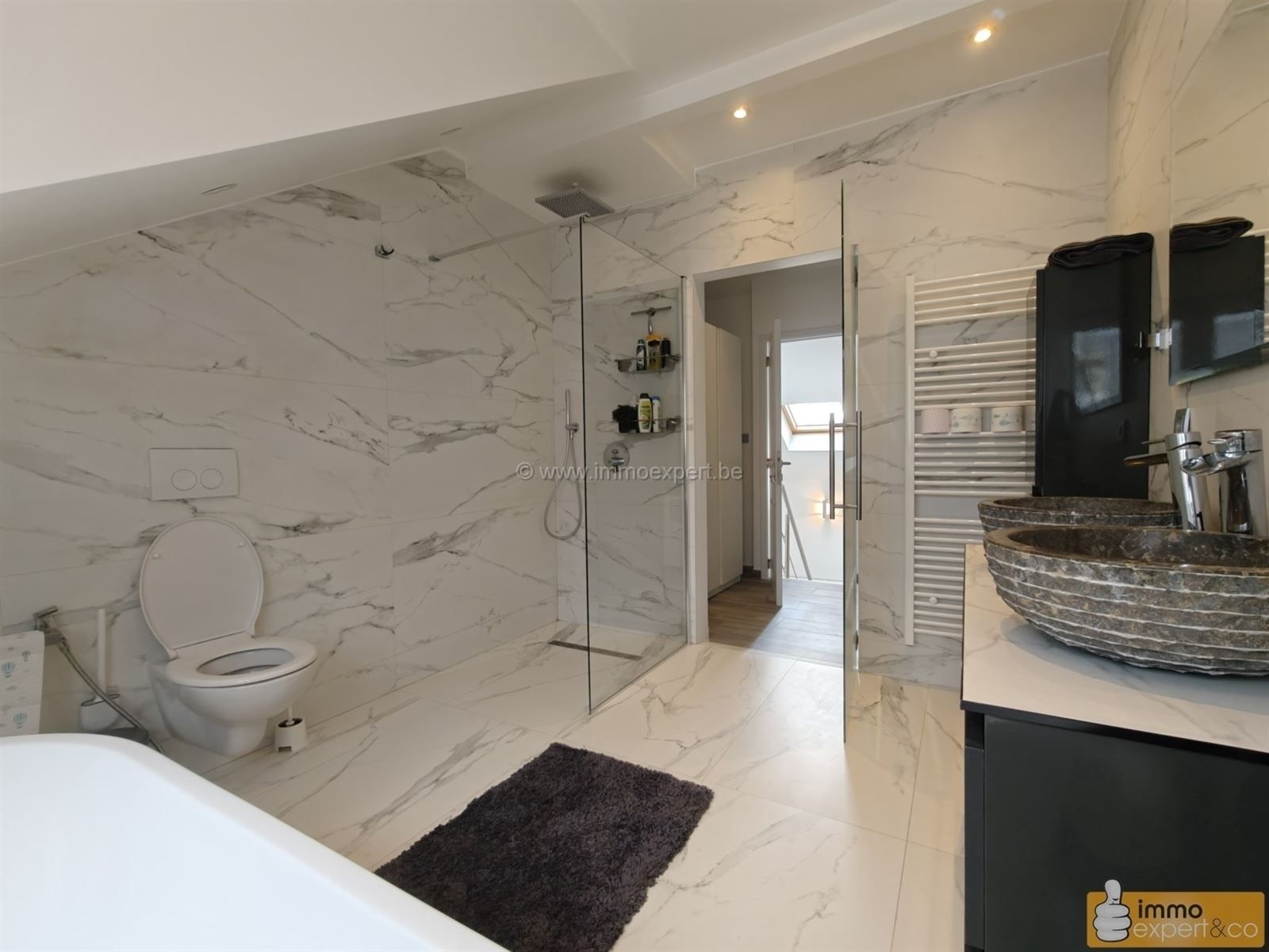 TERNAT: Volledig gerenoveerde woning, 3 slpkrs, centrum foto 25