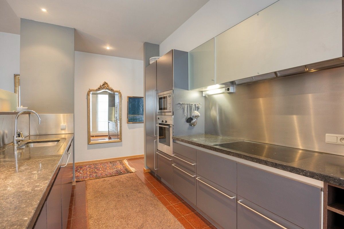 Exclusief stadsappartement met karakter en groot terras aan het Belfort. foto 13