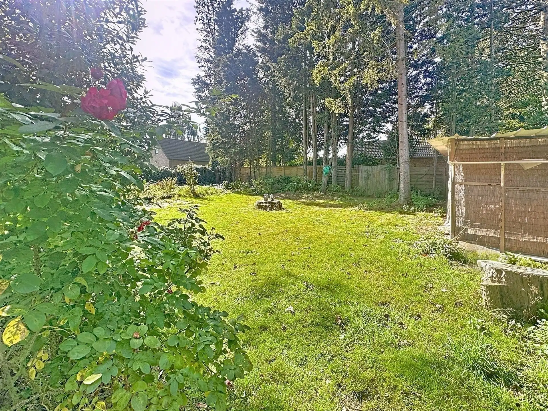 Instapklare vakantiewoning met garage op perceel van 938 m² foto 2