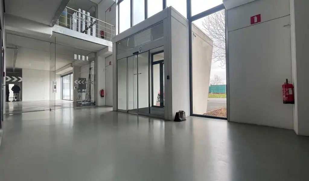 Recent kantoor te huur in de Kasteleinsstraat in Kruibeke foto 3