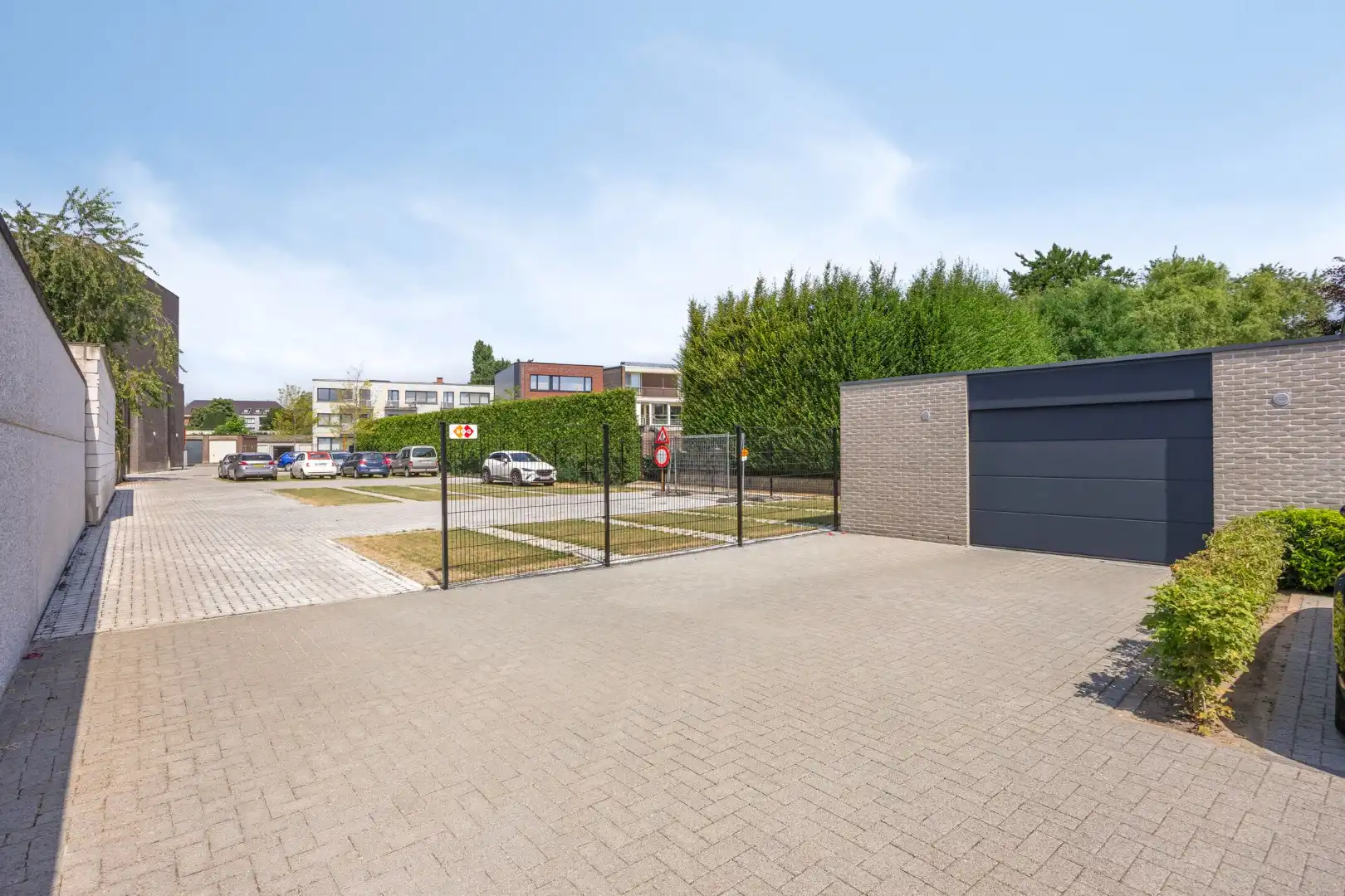 Ruime handelswoning met terras, dubbele garage en 2 parkeerplaatsen in Mol-centrum ! foto 20