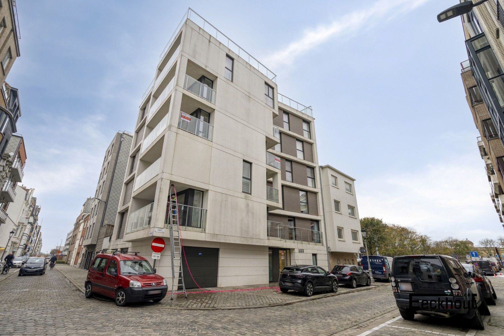 Ruim 2 slaapkamer appartement in het centrum van Oostende. foto {{pictureIndex}}