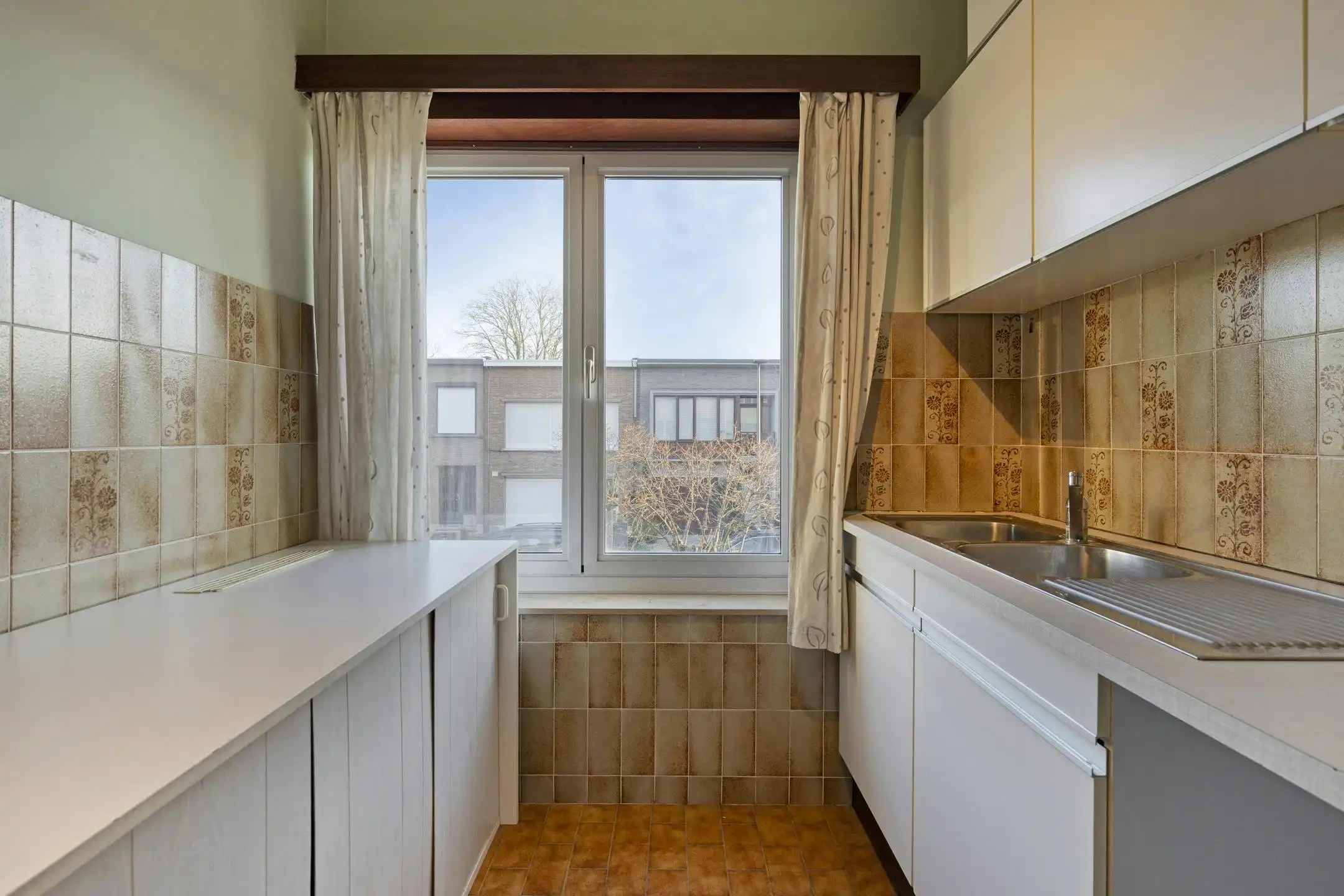 Te renoveren appartement met 2 slaapkamers te koop in Wilrijk  foto 7