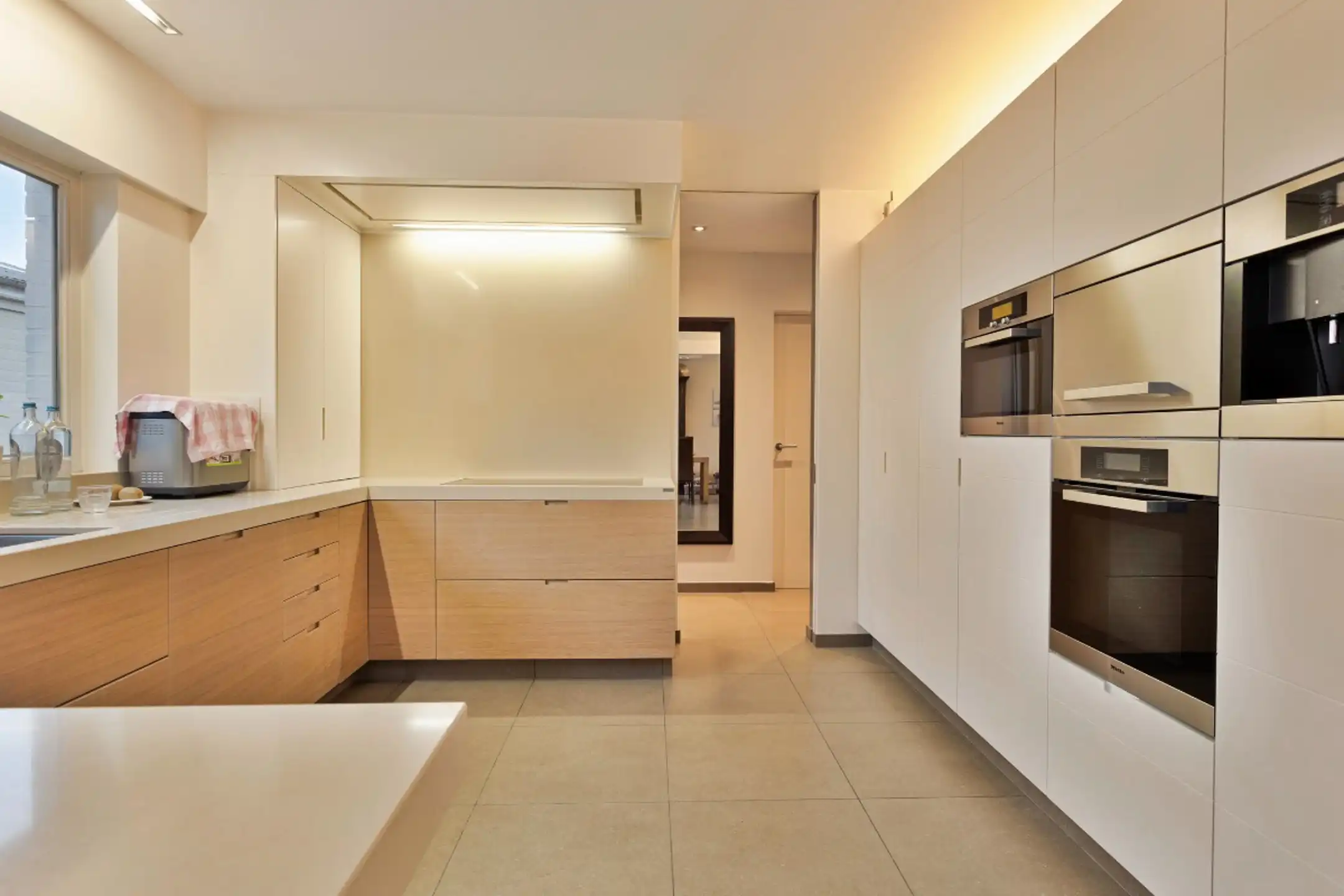 Modern ingerichte villa met loods in Moerkerke foto 14