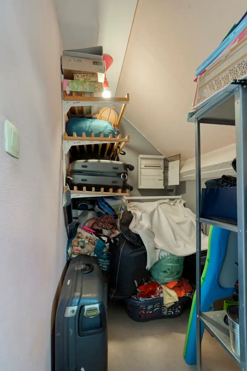 Goed gelegen woning met 3 slaapkamers, bureau en tuin foto 26