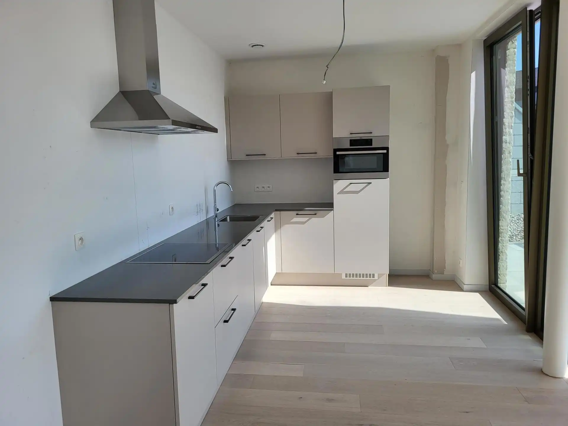 INSTAPKLAAR BEN-APPARTEMENT 100m², MET 2 SLAAPKAMERS foto 5