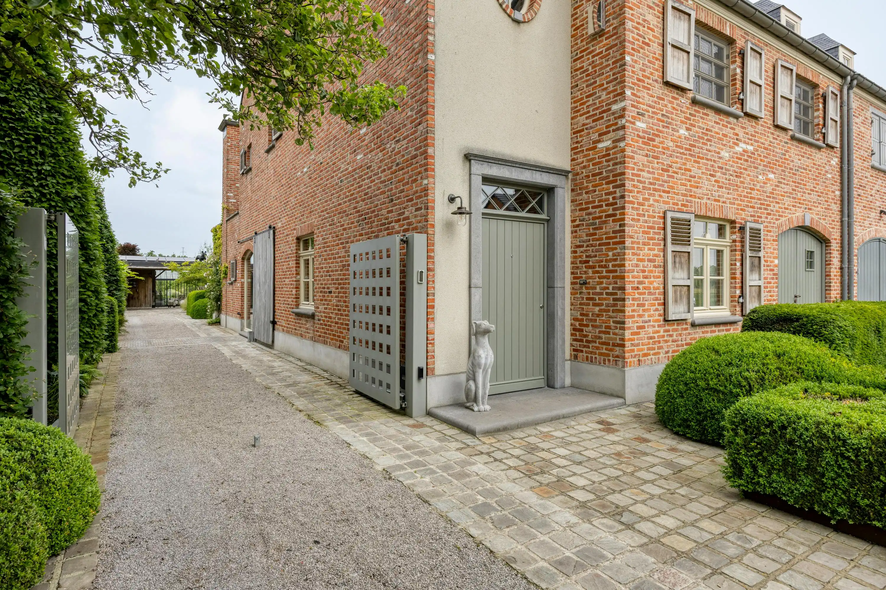 Karaktervol halfopen huis te koop in Zemst-Laar foto 11