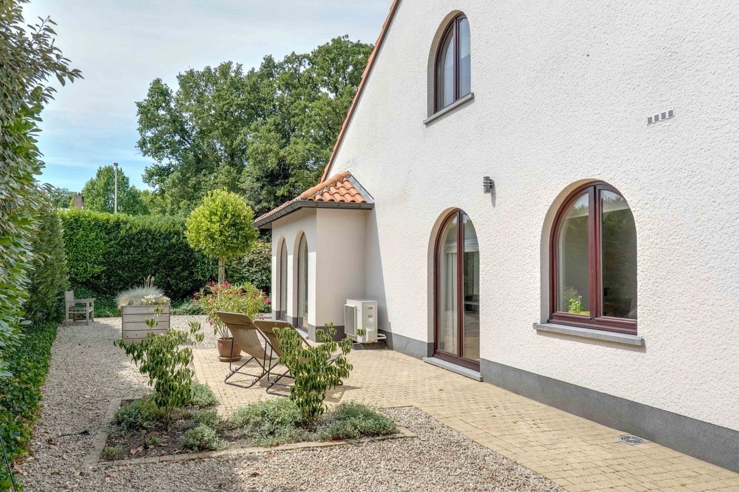 Uitstekend gelegen, gerenoveerde villa op 10a foto 49