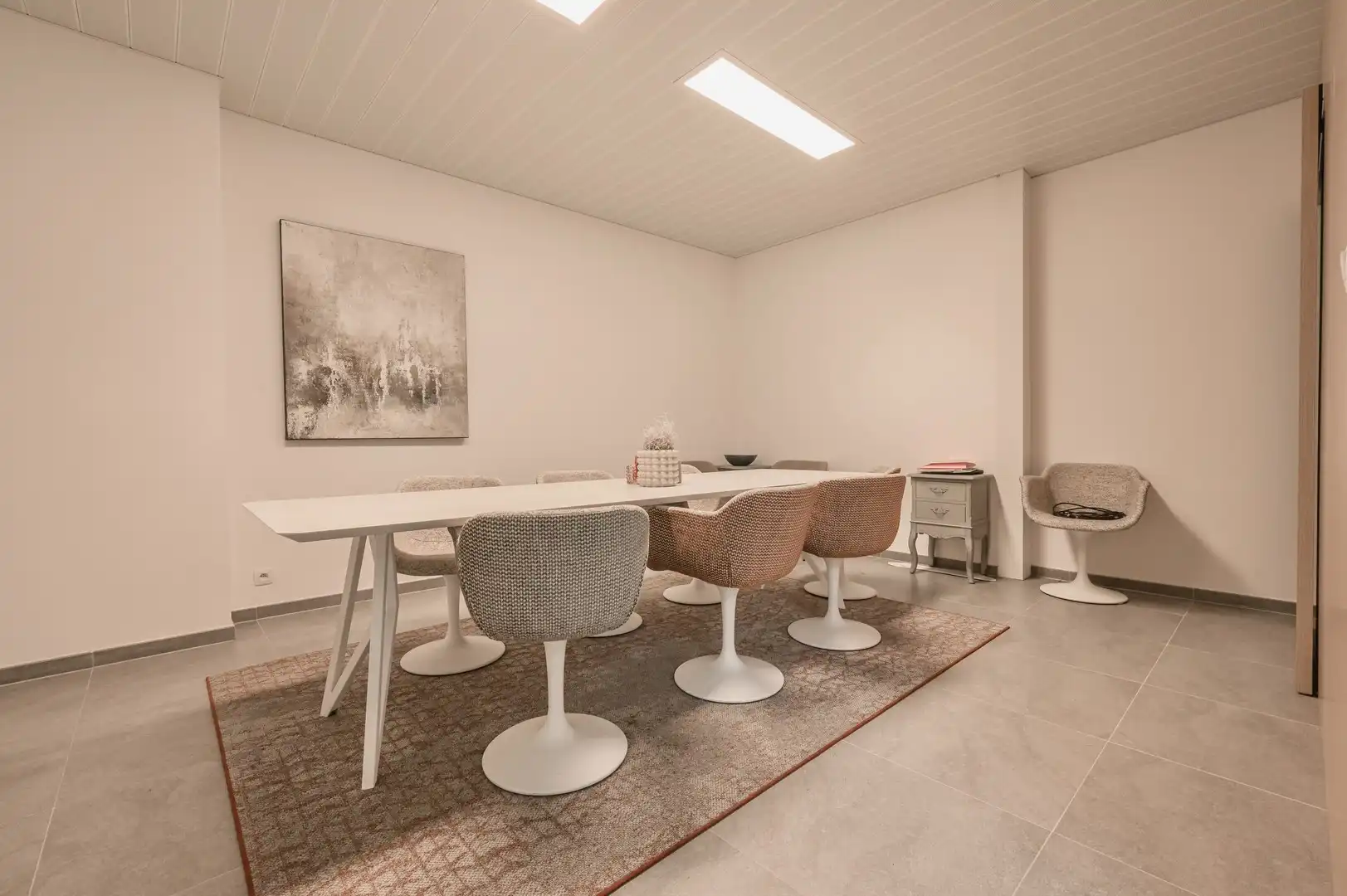 INSTAPKLARE BEMEUBELDE KANTOORRUIMTE MET PATIO foto 8