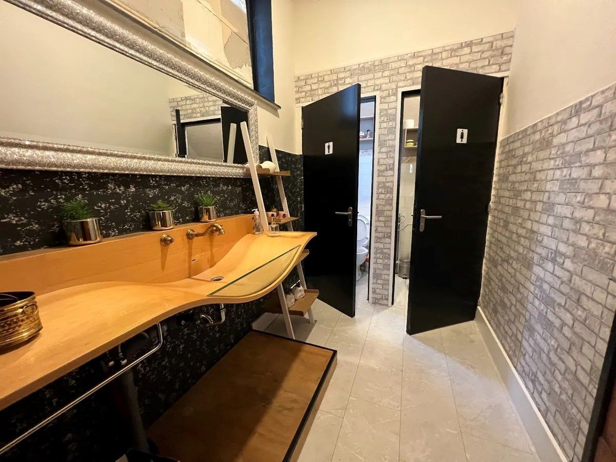 Art-Deco woning op een mooie ligging met mogelijkheid tot 3 slpks (4 à 5 slpks met zolder) en een terras foto 11