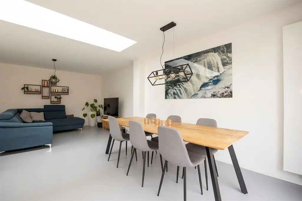 Woning met garage en tuin in rustige woonwijk foto 7