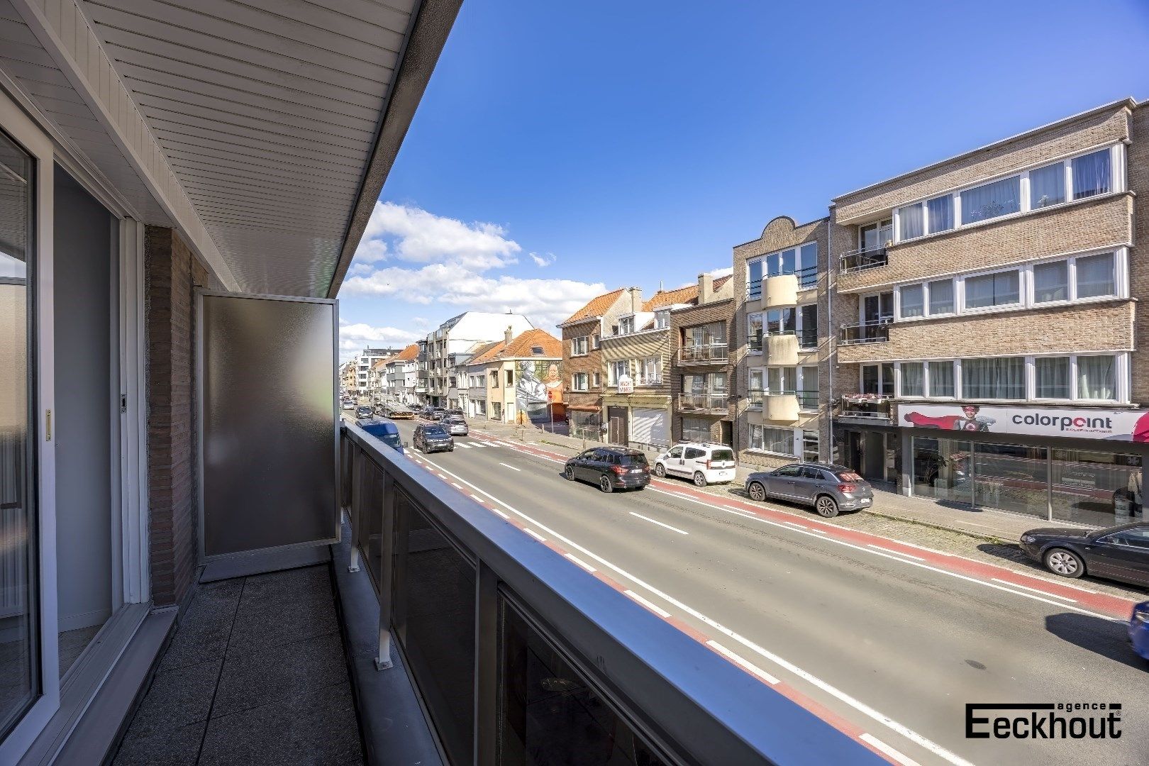 Lichtrijk appartement van 101m2 met supplementair 26m2 terrassen op gunstige ligging te Oostende! foto 3