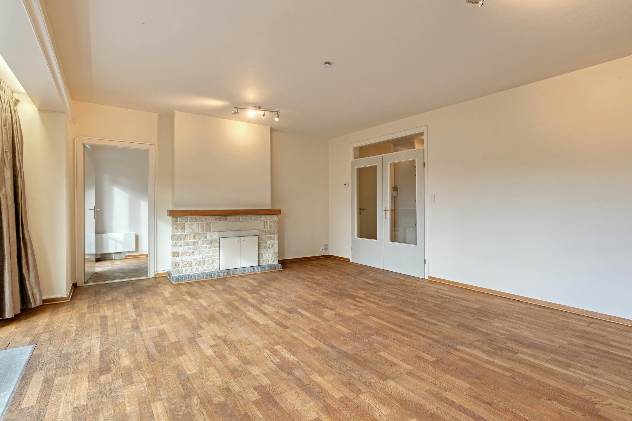 Appartement te koop met 3 kamers en garage in Ieper foto 7