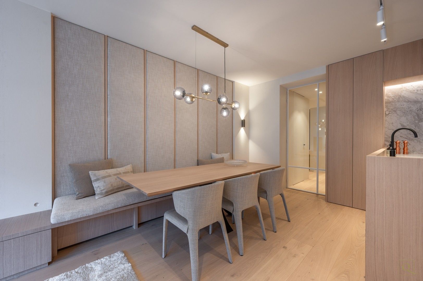 Luxueus gerenoveerde appartement vlakbij de winkels, het strand en de zee. foto 5