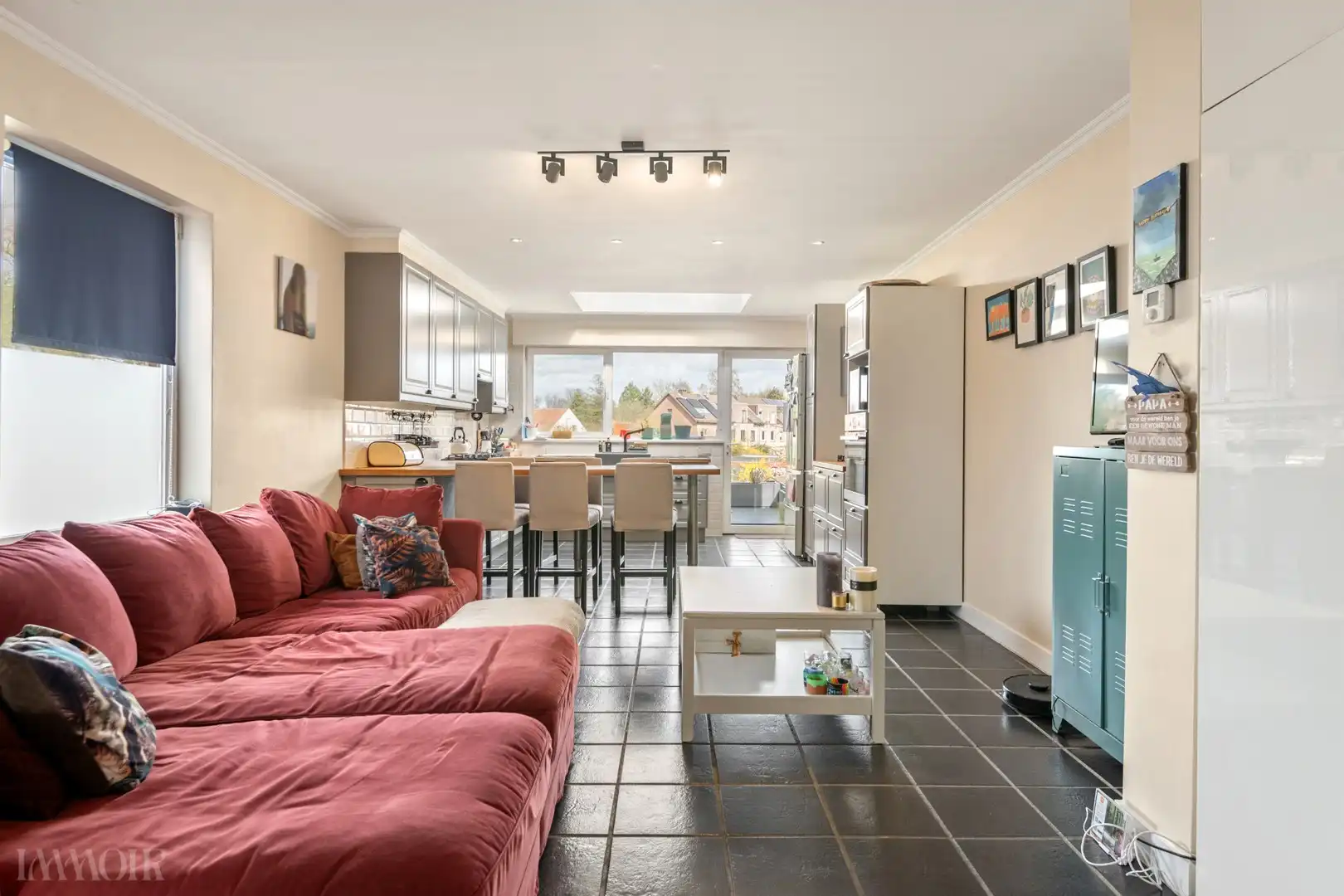 Veelzijdig commercieel pand met ruime woonst, terras en tuin. foto 11