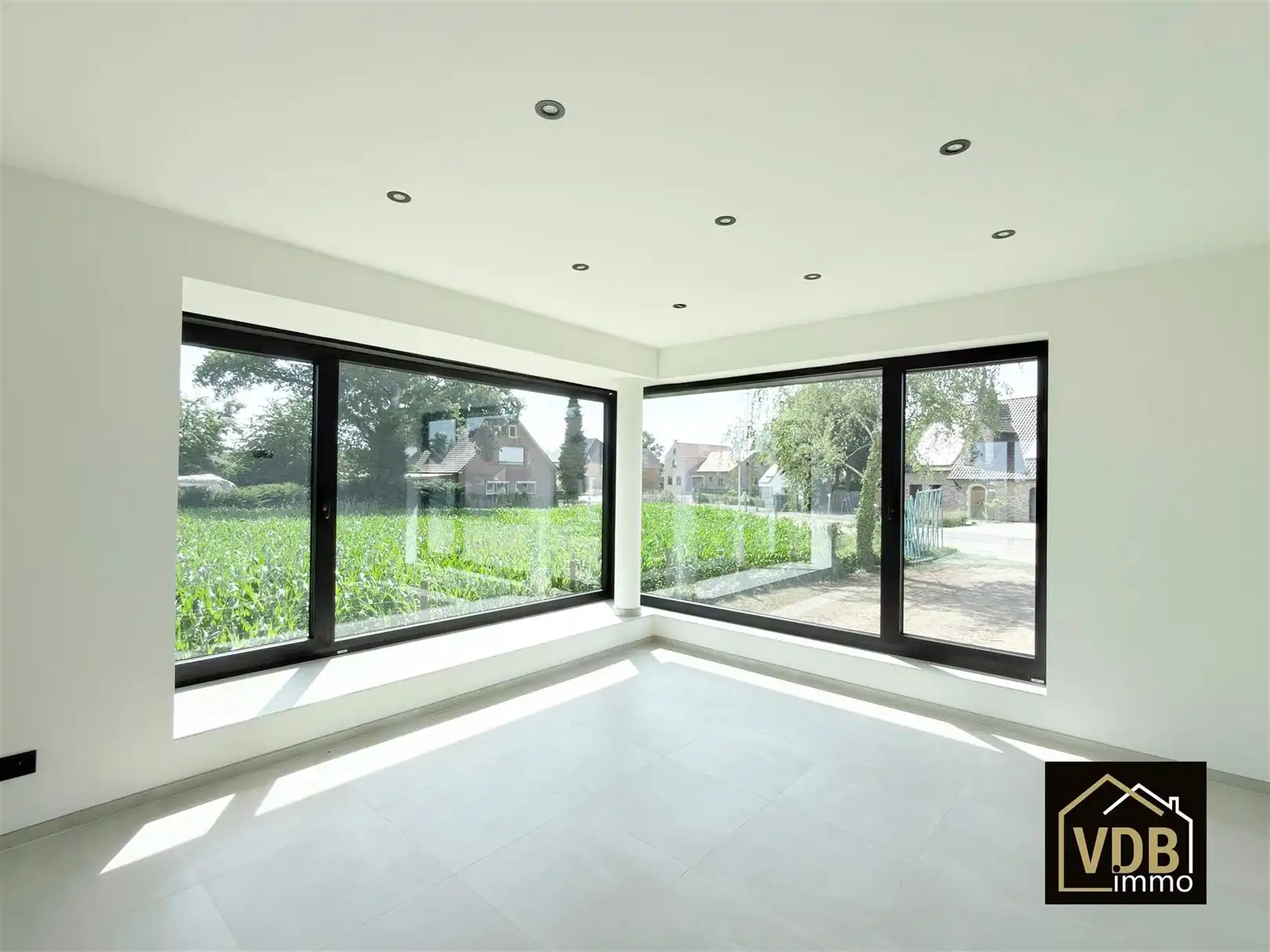 Een knus gerenoveerde woning met 3 slaapkamers en tuin foto 10