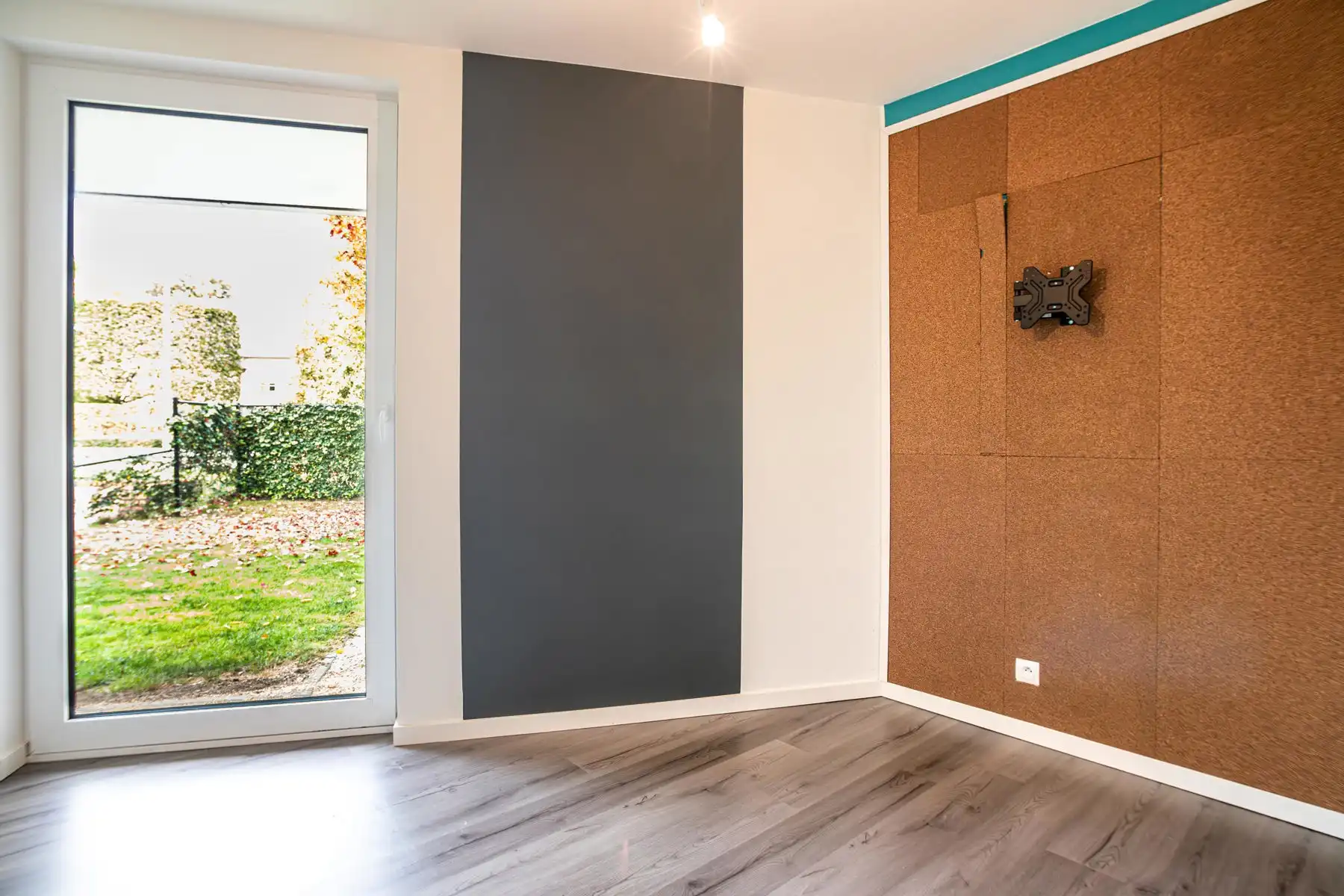 Lichtrijk gelijkvloers appartement met terras en tuinzicht foto 24