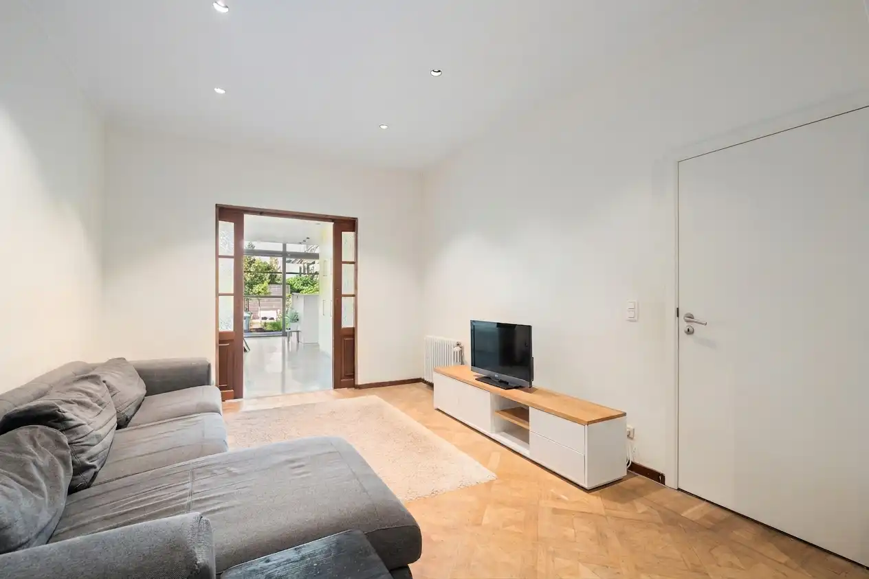 Art-decowoning met 4 slaapkamers, 2 badkmrs en zonnige tuin foto 2