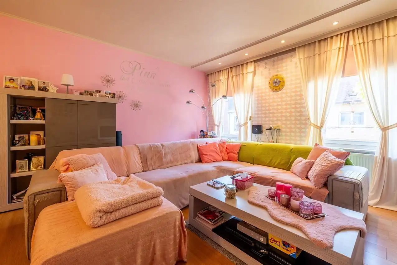Gerenoveerde bel-etagewoning met 3 slk foto 2