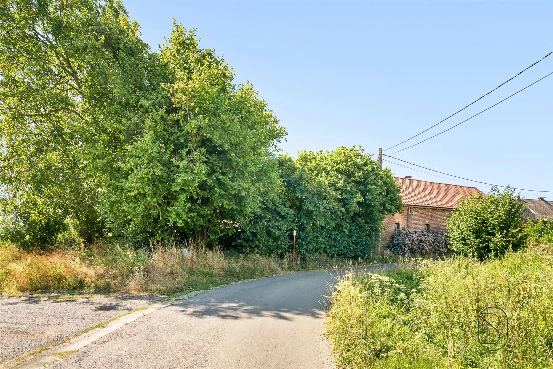 Charmante te renoveren woning op 29 are foto 4