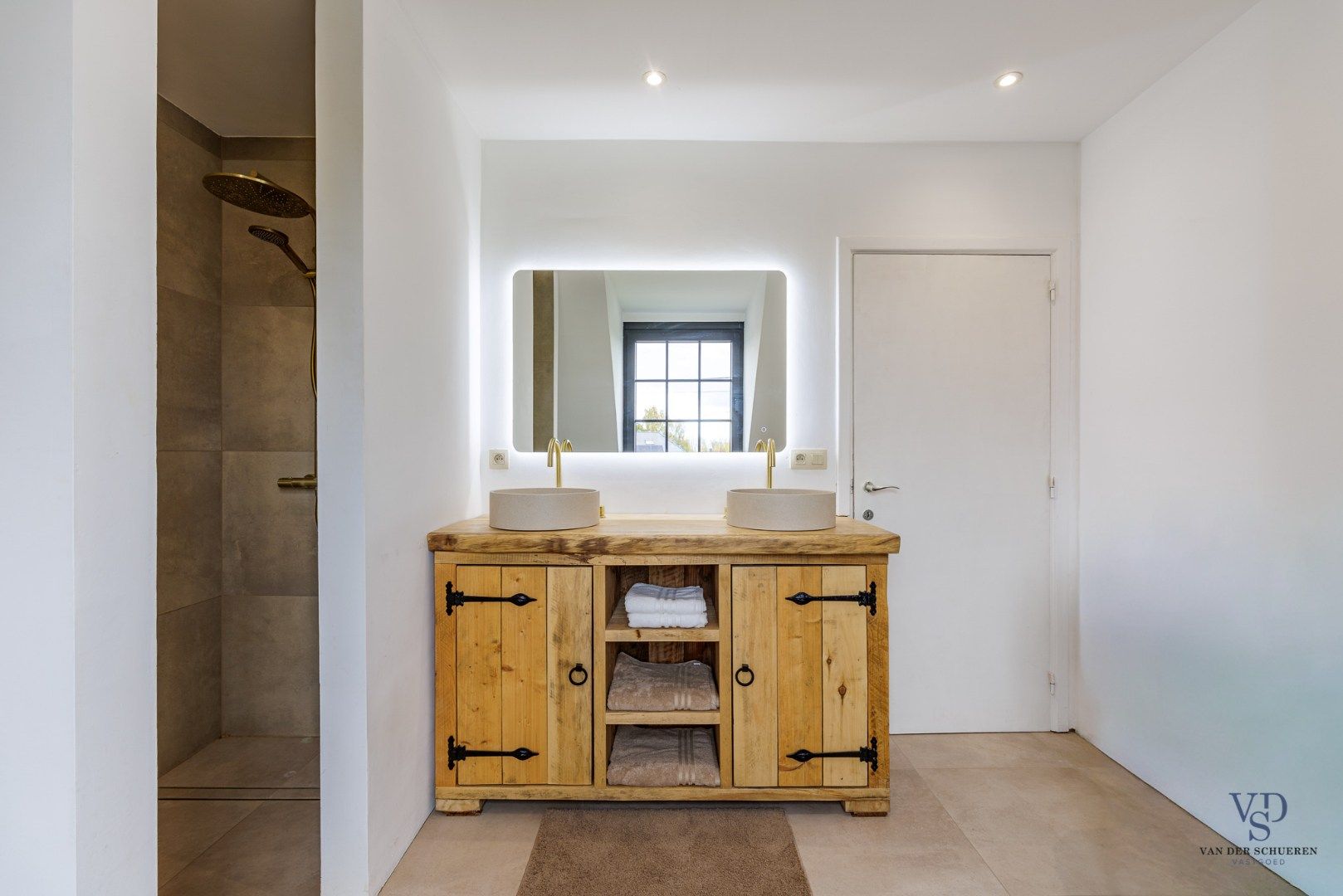 Charmant gerenoveerde villa met karakter en hedendaags comfort foto 33