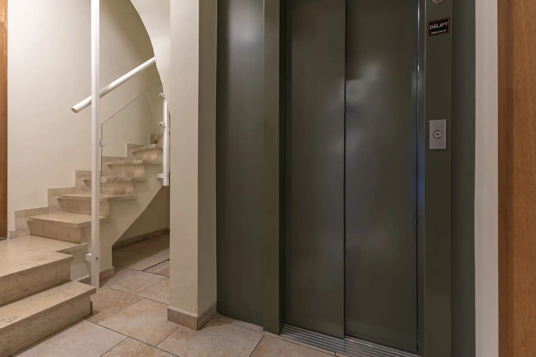 Appartement met 2 slaapkamers in centrum van Halle foto 3