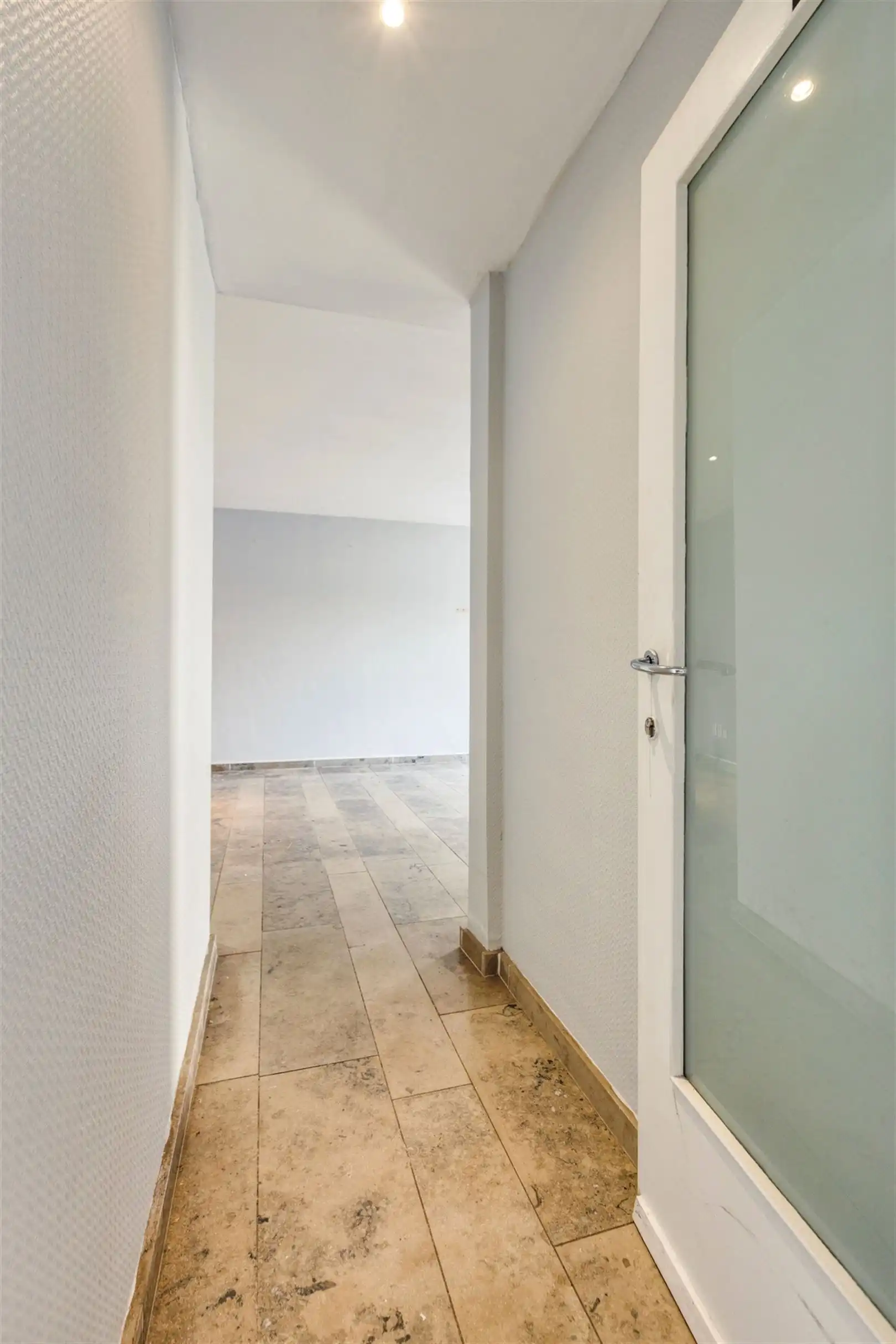 TE KOOP: Gelijkvloers 1-slaapkamer appartement te Hasselt! foto 3