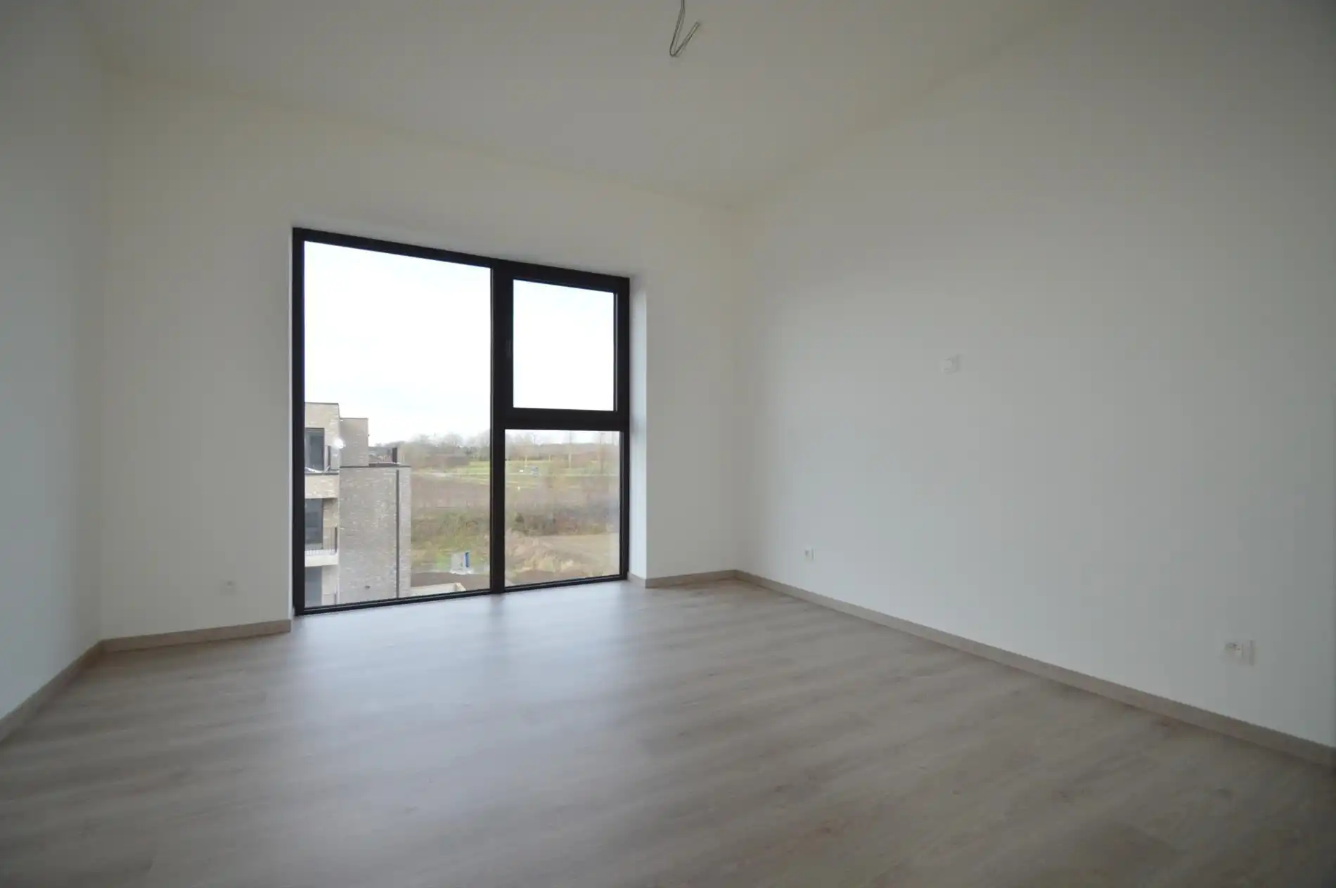 Hedendaags degelijk appartement met 2 slaapkamers in residentiële woonwijk Heuveldal. Garage inbegrepen in de huurprijs ! foto 10