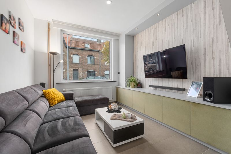 Volledig gerenoveerde woning op topligging foto 2