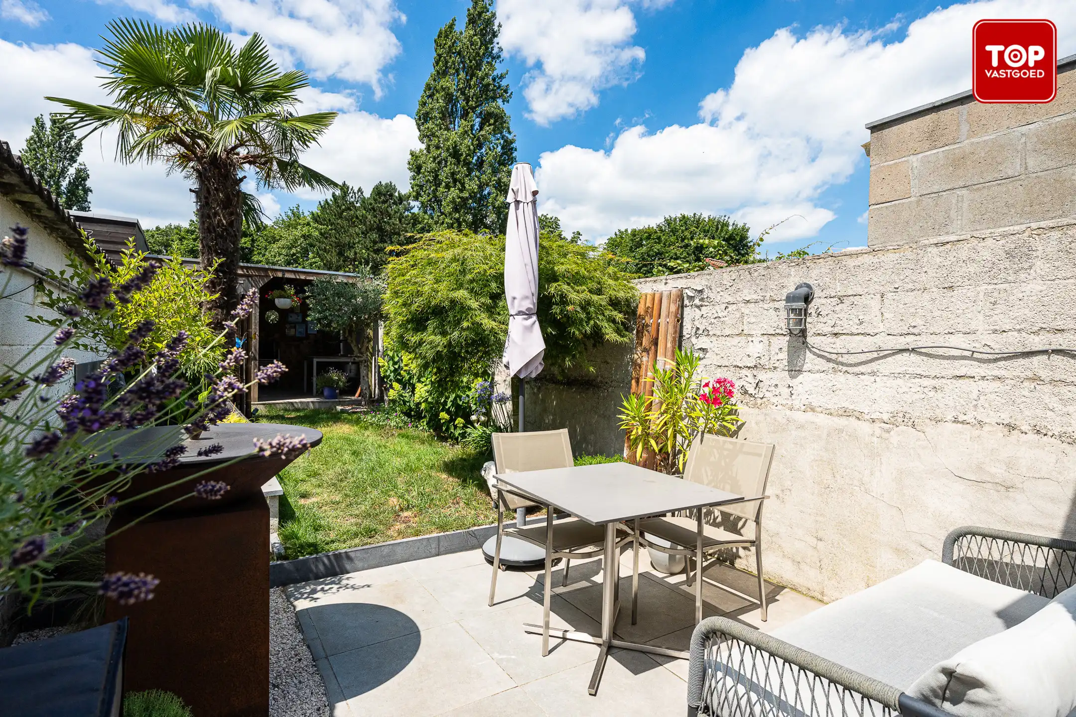 Instapklare woning met mooi aangelegde tuin.  foto 11