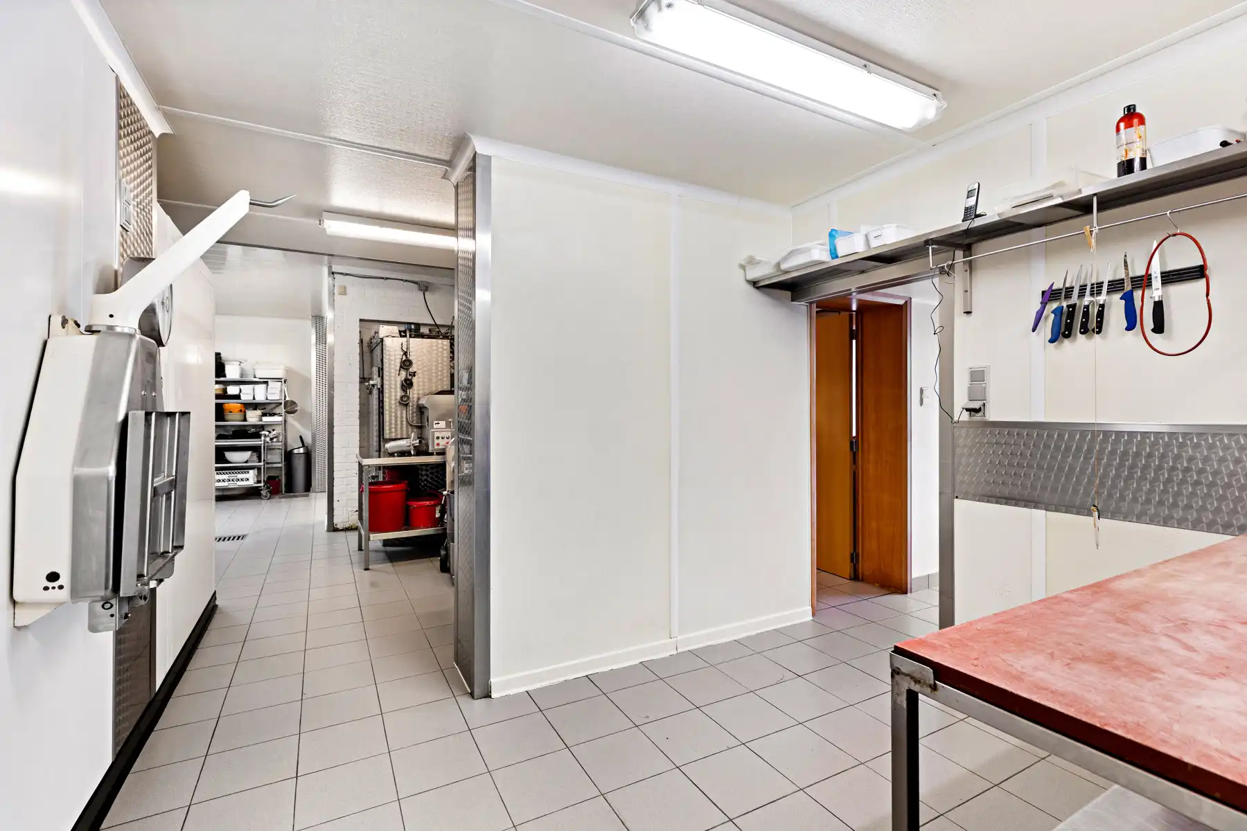 Handelshuis met woonst op sterke locatie in Sint-Kruis foto 10