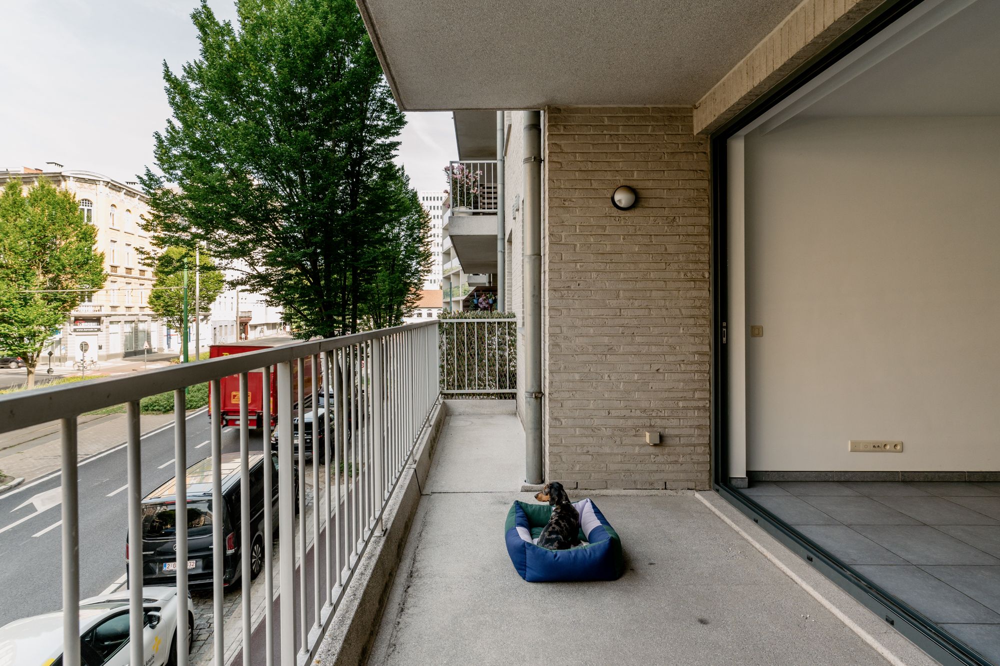 Opvallend ruim appartement met 2 slaapkamers en 2 terrassen aan brouwerij De Koninck foto 4