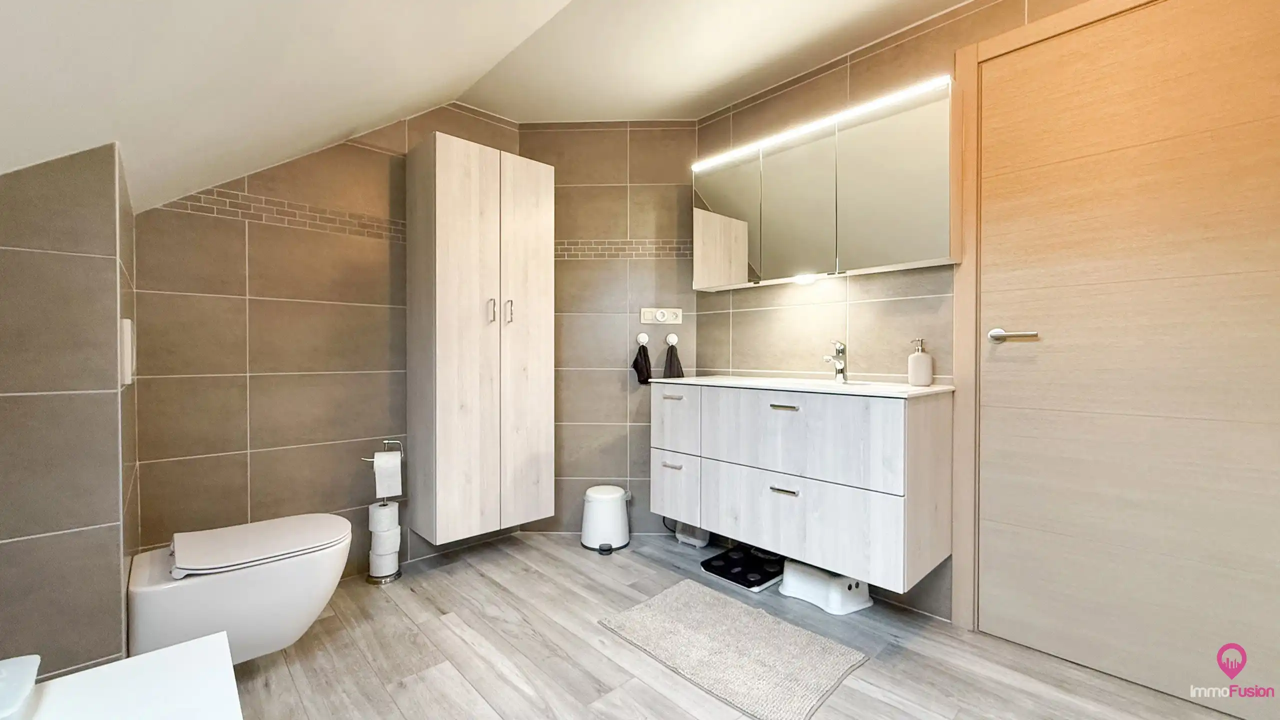 Instapklare woning met 4 slpks, inpandige garage + kelder!  foto 41
