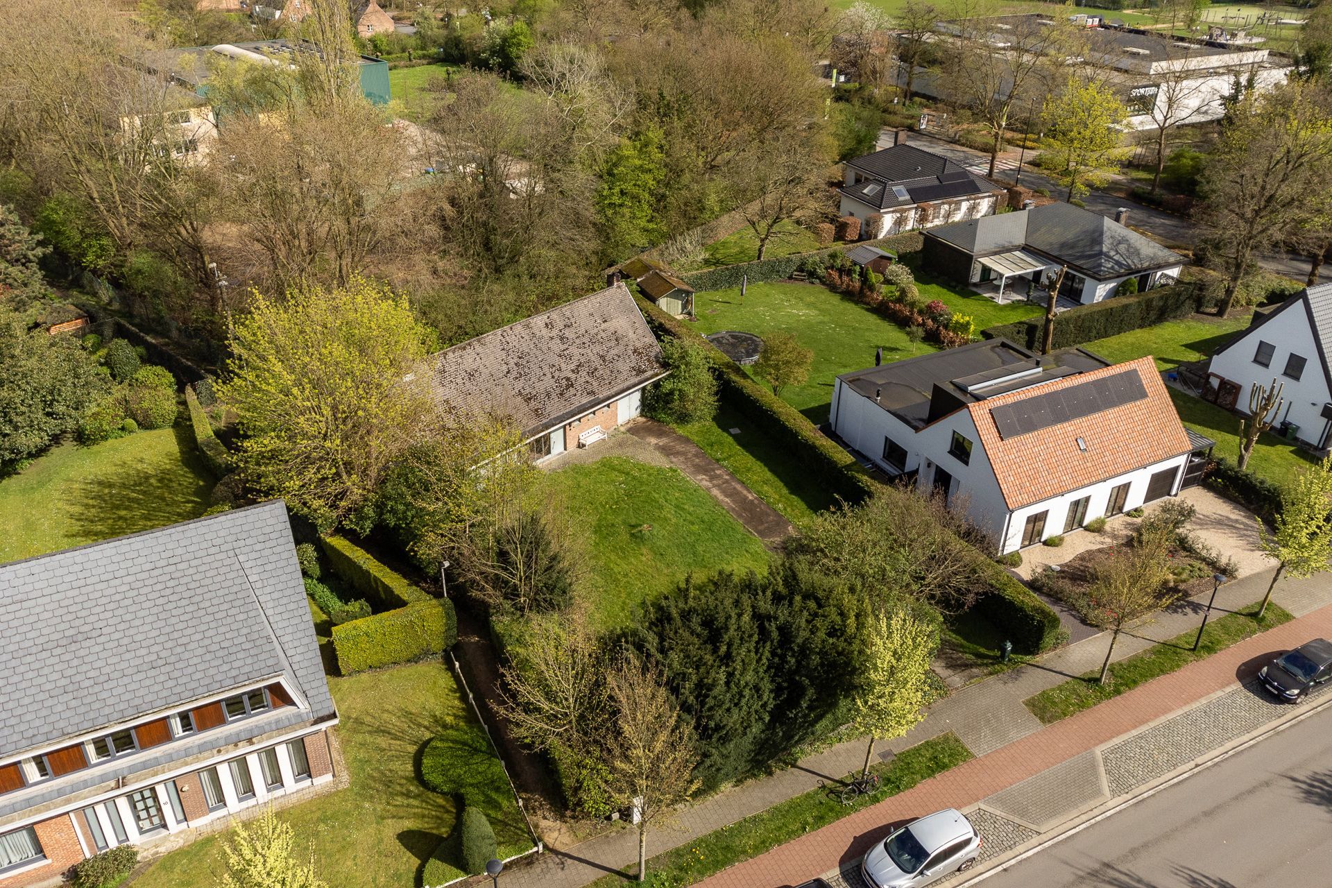 Te renoveren villa / bouwgrond op toplocatie foto 22