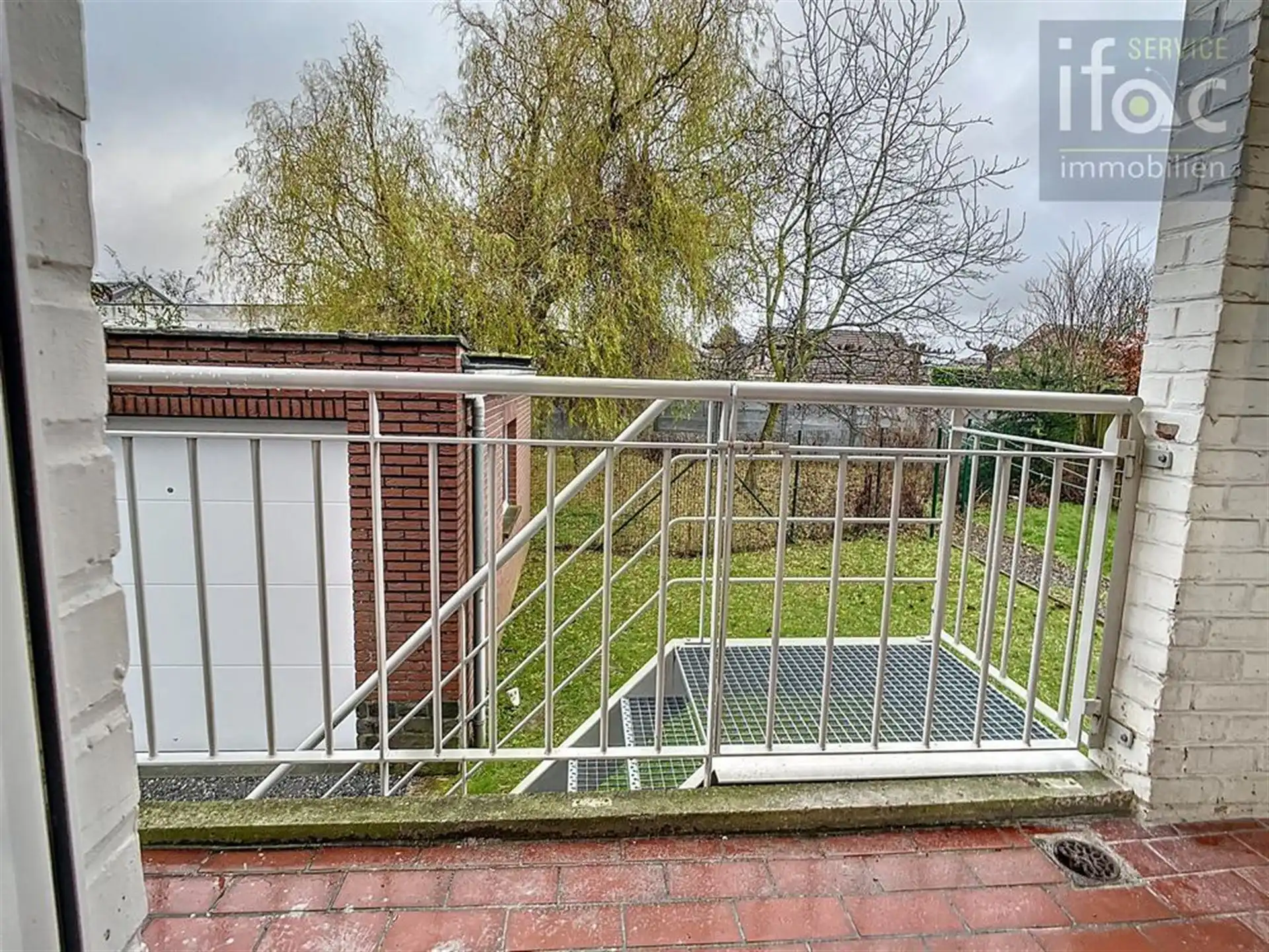 Gerenoveerd appartement met 2 slaapkamers, tuin en garage  foto 10