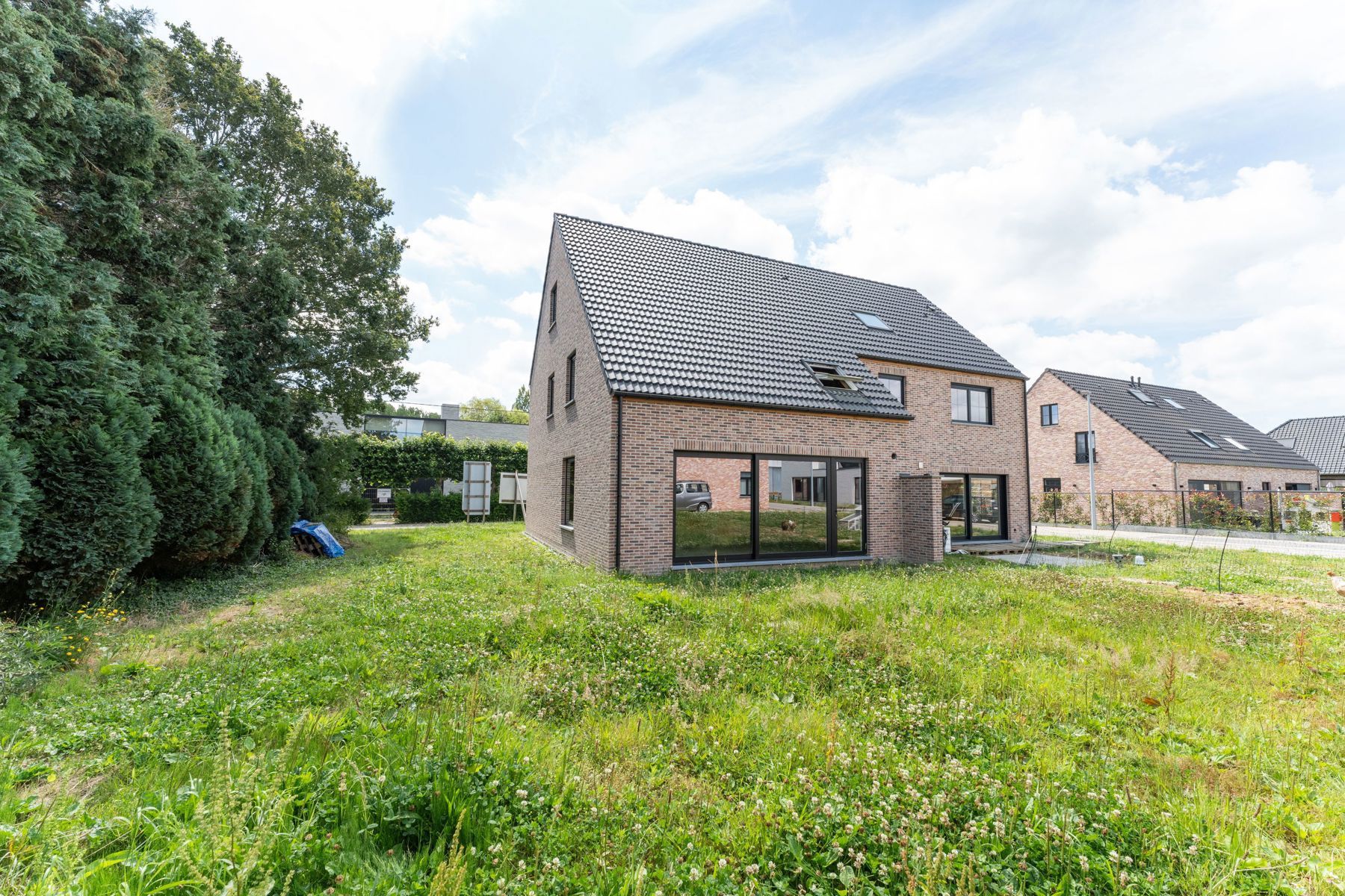 Landelijke, halfopen woning foto 3