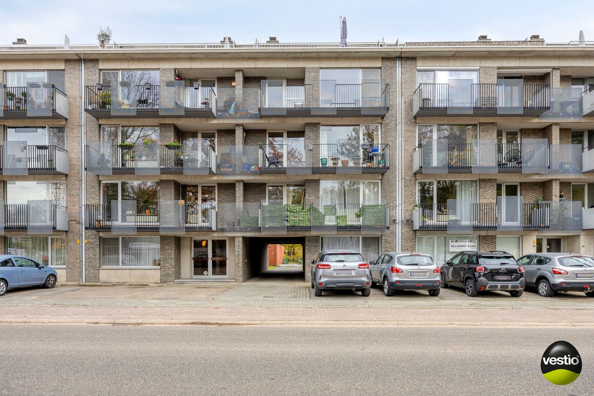 Te renoveren 2-slaapkamerappartement met terras, garagebox en kelder. foto 15