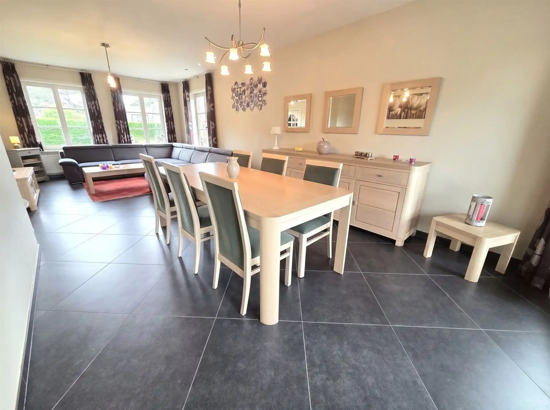Stijlvolle woning met 4 slks op een perceel van 897m²  foto 4
