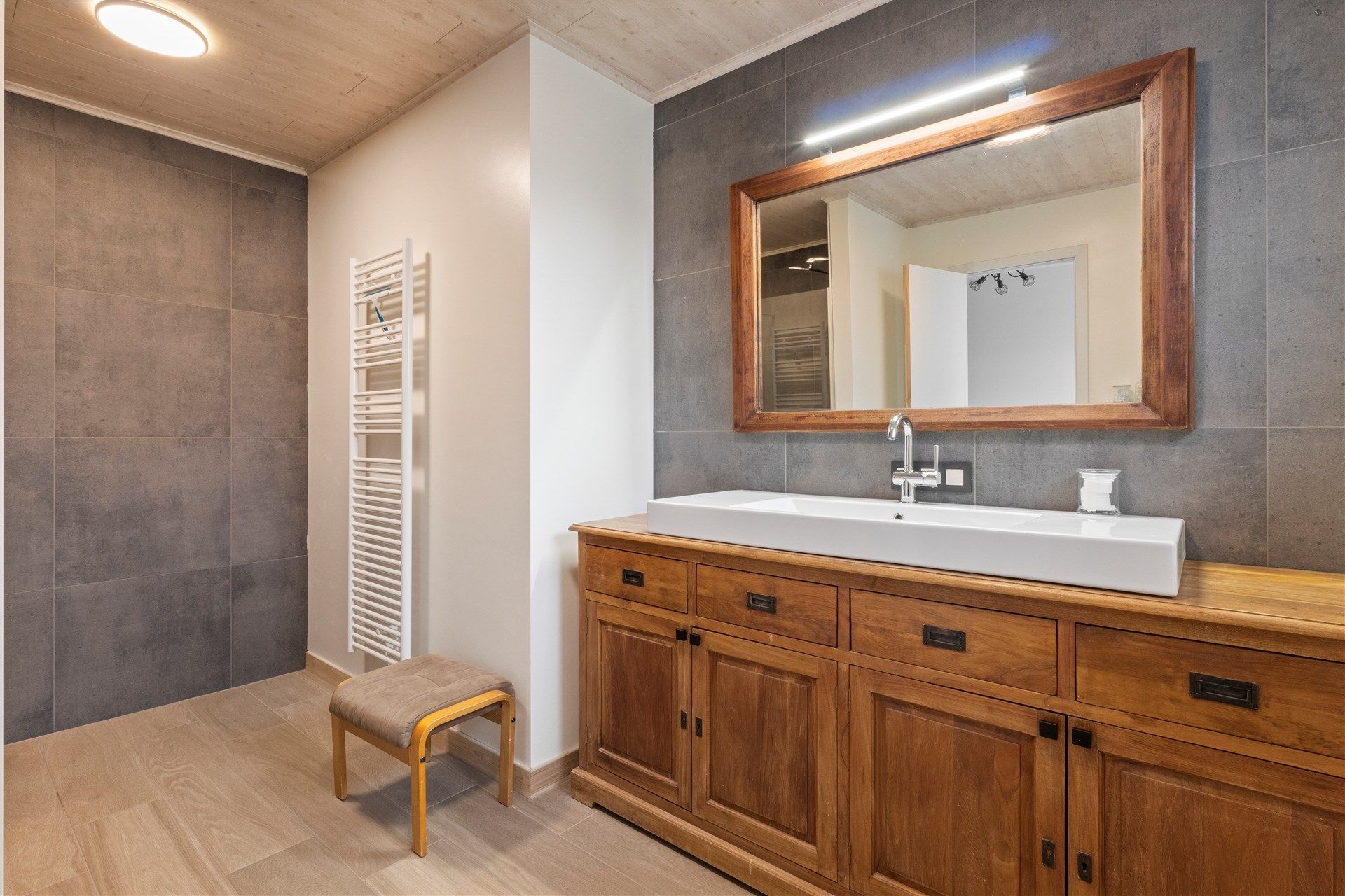 Open bebouwing met 5 slaapkamers op 2.561m² grond foto 15