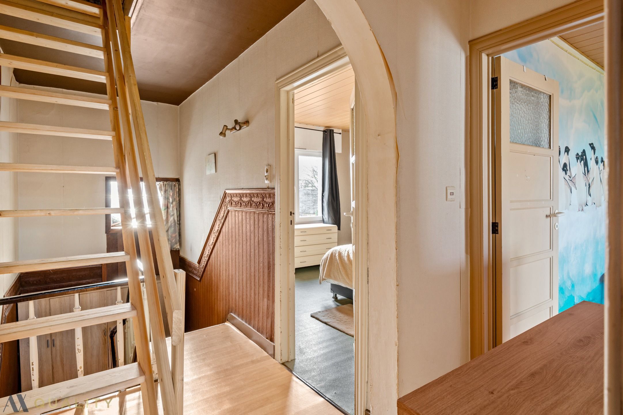 Half-open woning met 3 slpk., oprit, gar., tuin en polyvalente zolderruimte foto 12