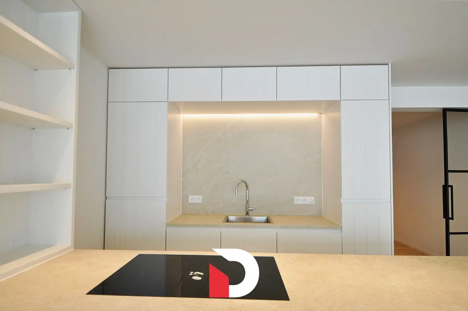 Ruim luxe appartement met 3 slaapkamers en 2 terrassen foto 3