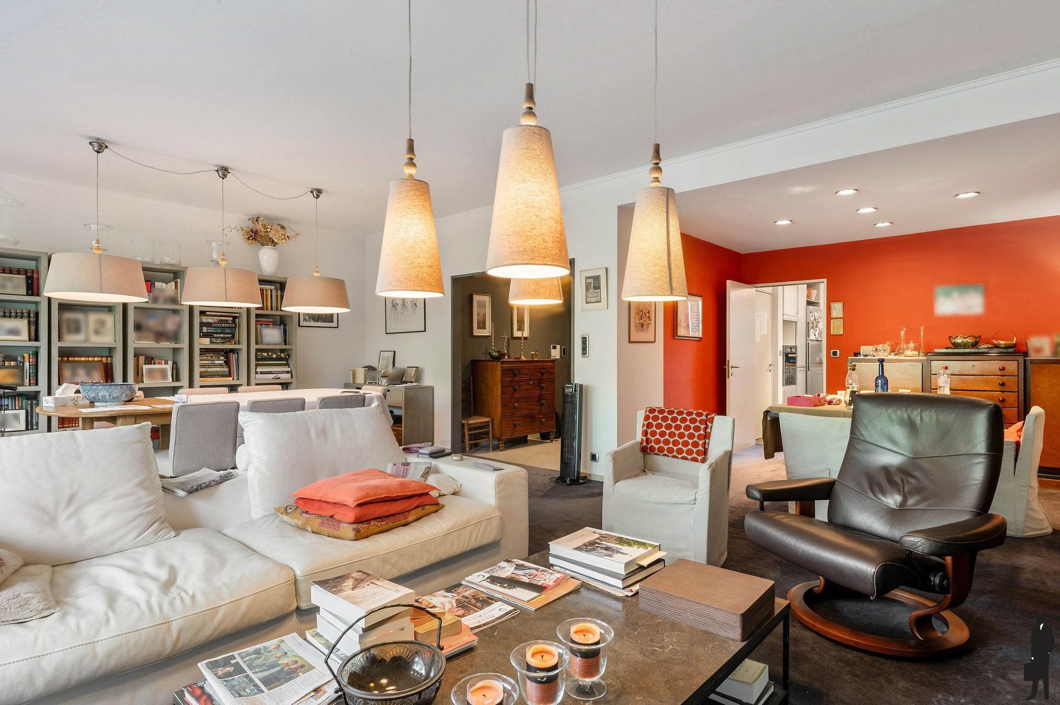 Riant en lichtrijk drieslaapkamerappartement aan het Albertpark - met terras en staanplaatsen foto 4