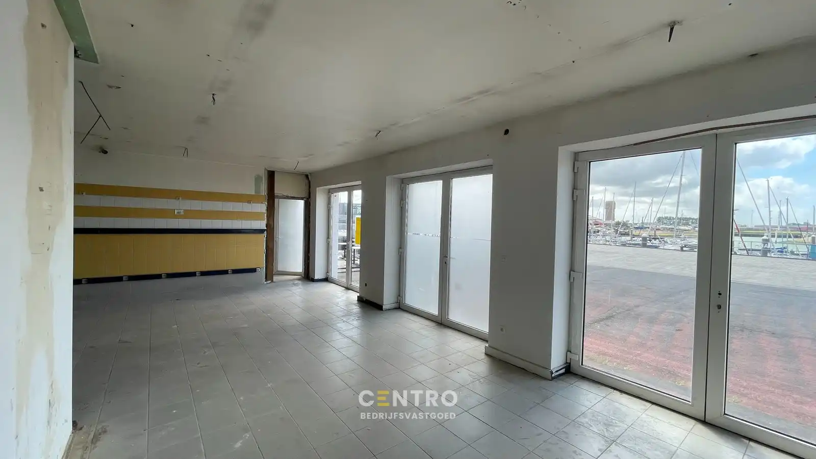 Horeca hoekpand te huur met mogelijkheid van een terras aan de jachthaven van Zeebrugge foto 5
