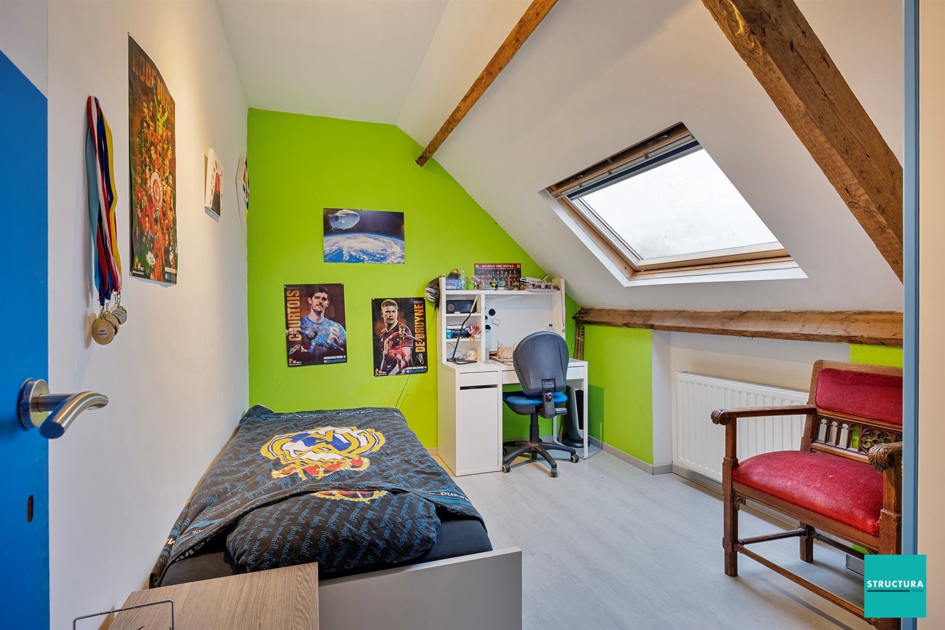 Instapklare woning met 4 slaapkamers en ruime tuin foto 24