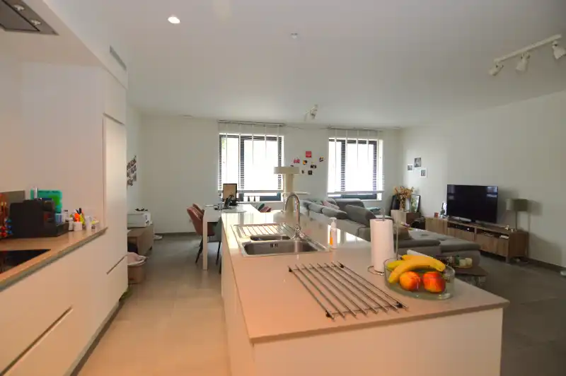 Appartement met 3 slaapkamers, terras en autostaanplaats te Boortmeerbeek. foto 4