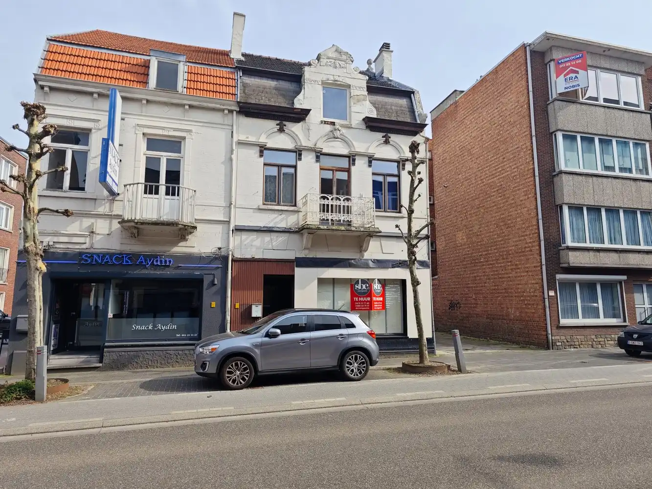 Gerenoveerde kantoorruimte met opslag foto 23