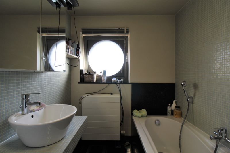 Gezellige woning met ruime tuin te huur in Dadizele foto 9