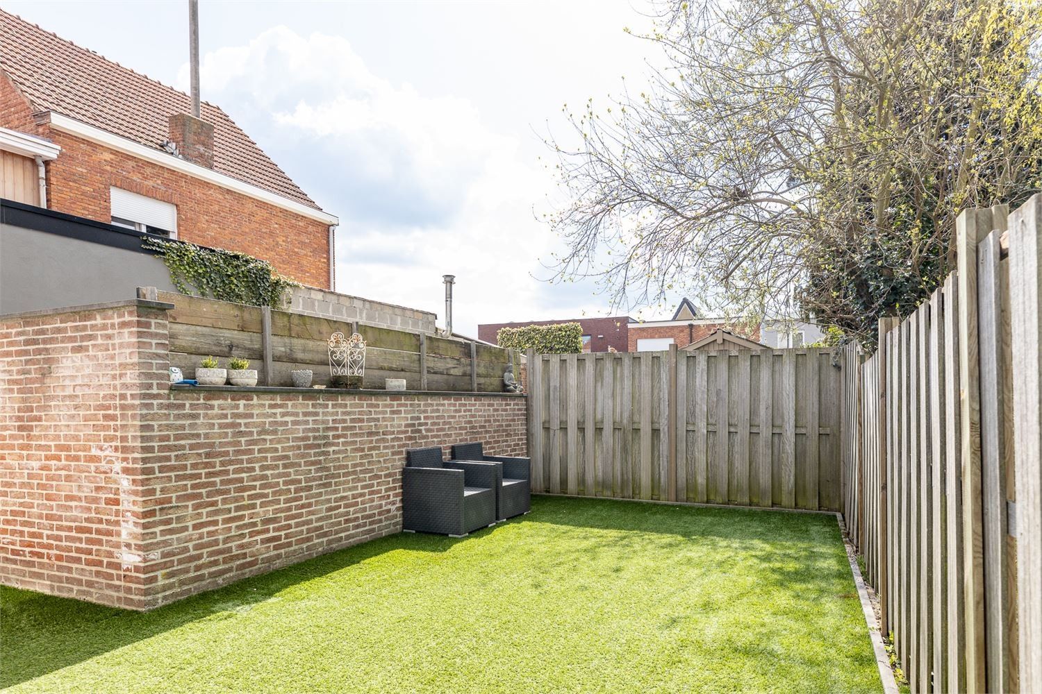 Instapklare rijwoning in centrum Heist foto 16