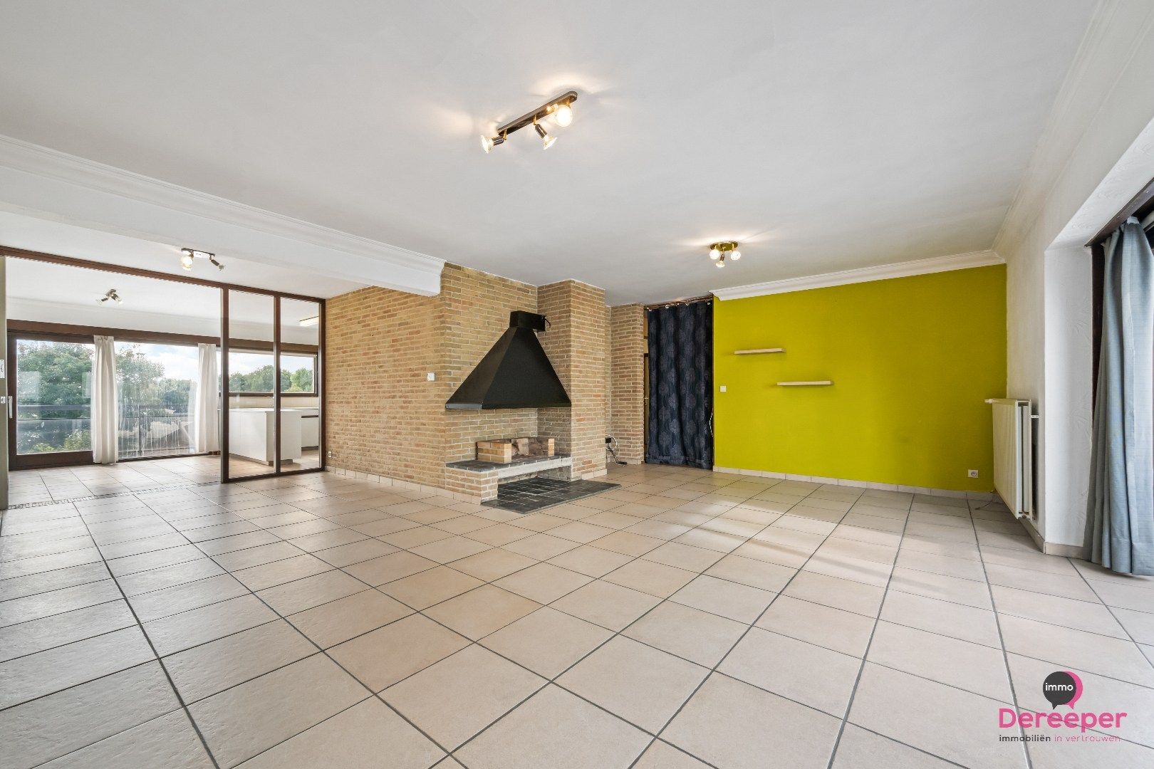 Ruim en licht appartement met 3 slaapkamers – ideaal voor gezinnen of investeerders foto 2