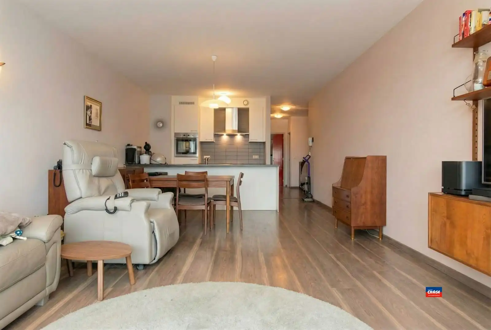 Instapklaar appartement met 2 slaapkamers en terras foto 5